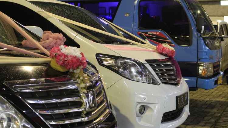 sewa elf jakarta selatan