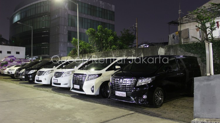 Sewa Mobil Mewah Alphard Vellfire Transformer di Ledeng -Cidadap