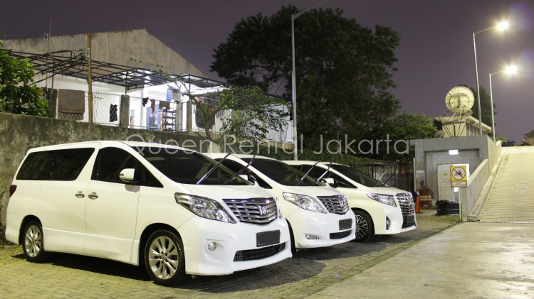 Sewa Mobil Mewah Alphard Vellfire Transformers di Paledang - Lengkong