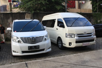 rental hiace jakarta
