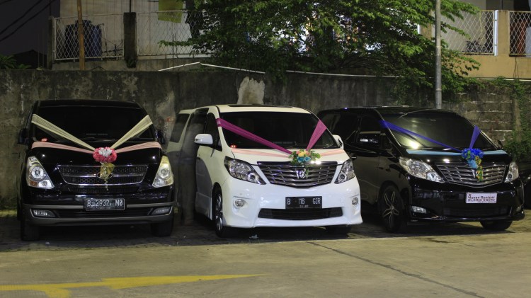 sewa mobil pengantin vellfire