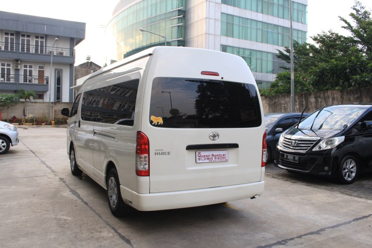 sewa hiace pasar rebo